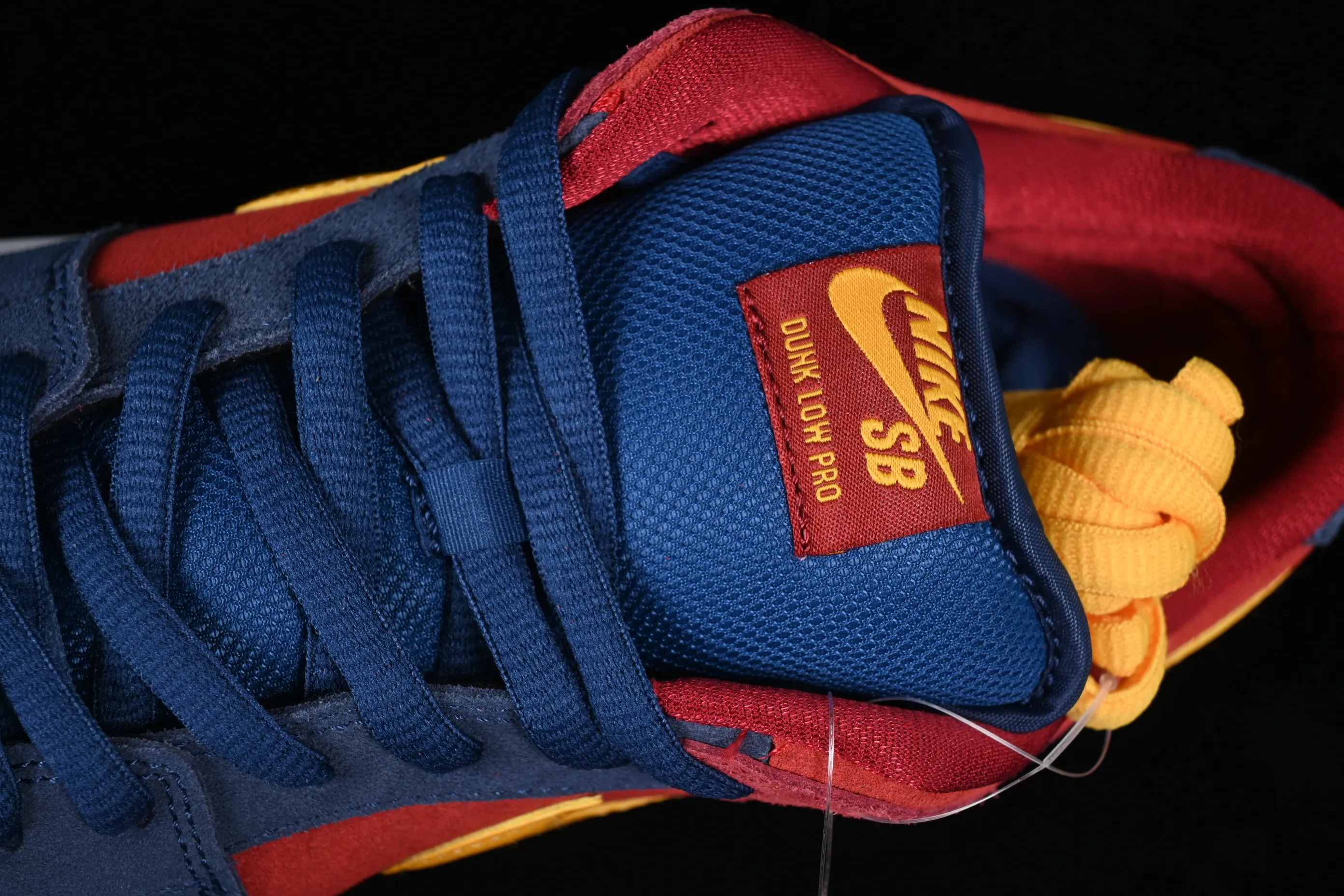 All categories Nk SB Dunk series Nk SB Dunk Low low-top skate shoes J version Nk SB Dunk Low "Barcelona" Barcelona dress color Dunk series retro low-top skate shoes DJ0606-400